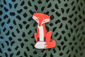 Drevená brošňa Cute Fox